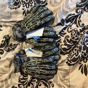 2- pairs kids winter gloves